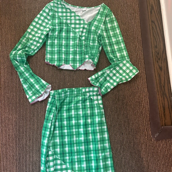 Green Matching Skirt Set - Picture 3 of 8